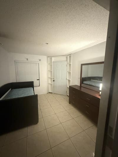 Room for rent  Main Photo