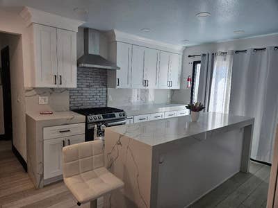 Live in the South Bay West Carson! Main Photo