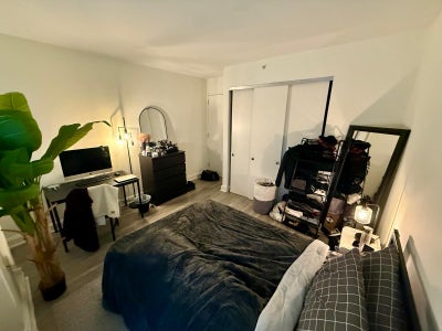 (No Fee) Elegant FiDi Bedroom Available  Main Photo
