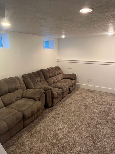 Beautiful 4 Bedroom Home Near the Freeway Main Photo