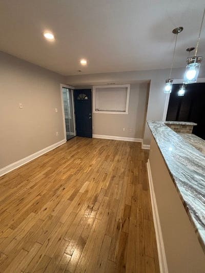 Beautifully Renovated Apartment In DC For Rent Main Photo