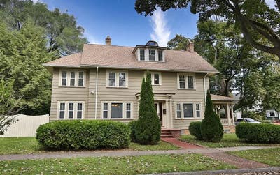 US Students - 3 Rooms available in Large House Main Photo