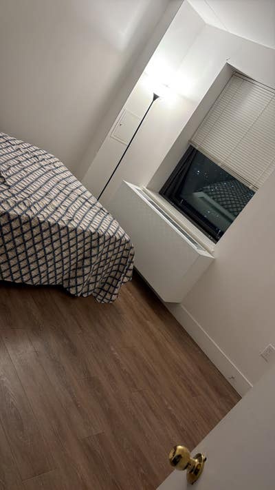 Looking for a roommate  Main Photo