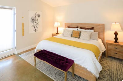 Beautiful Room for rent!! Main Photo