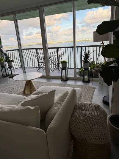 Plant filled relaxing water view  1 bed/1 bath  Main Photo