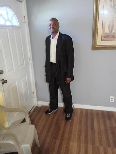 62 year old Male seeks a large room Main Photo