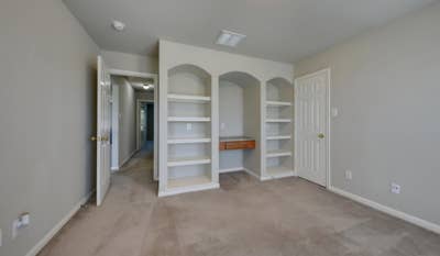 Centrally located - near 6 flags Main Photo