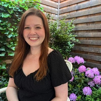 Professional Female seeks a small or large room Main Photo