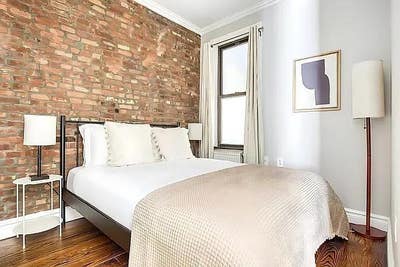 Spacious Unfurnished Room Main Photo