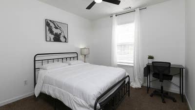 Beautifully Updated Cozy Home Minutes From Atlanta Main Photo