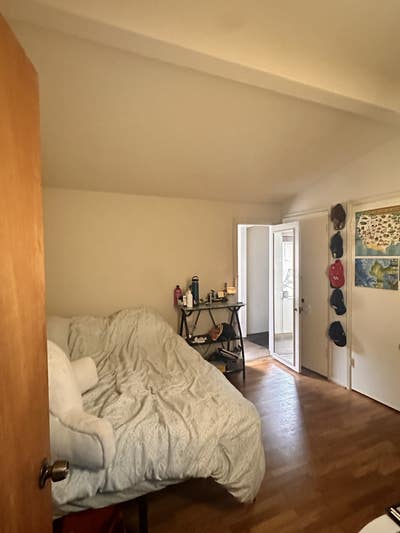 Room for rent! Available ASAP Main Photo