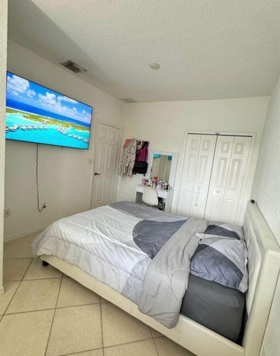     Furnished Room for Woman • Doral Main Photo