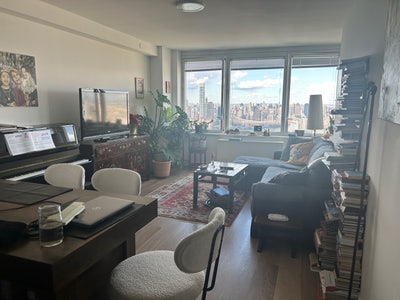 3 weeks room rental June 30-July 19 Main Photo