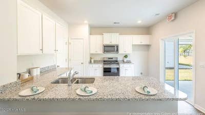 2 Rooms for Rent in Residential Quiet Area Main Photo