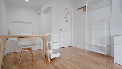 🌸Large Room -1 Block to Subway| Female Roommate Main Photo