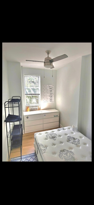 Greenpoint  Brooklyn Room Main Photo