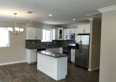 Spacious 3 Bed 2 Bath Apartment in East Hollyeood Main Photo