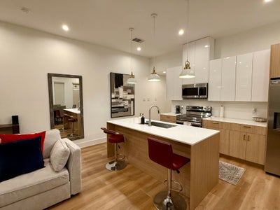 Private room + Private bathroom + Parking Main Photo