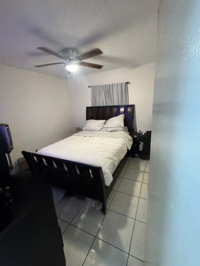 Looking for a male roommate  Main Photo