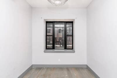 Huge rooms July 1 Ridgewood  Main Photo