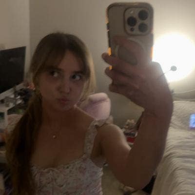 19 year old female looking for Dana Point room Main Photo