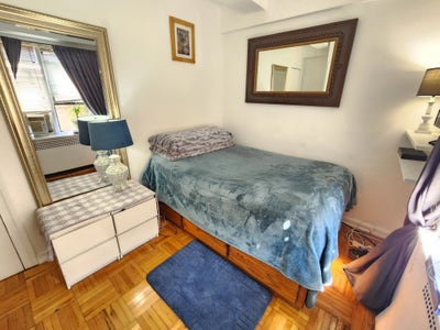 Bedroom for Rent Main Photo