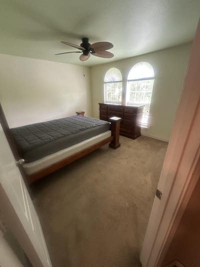 Travelling Working looking for roommates Main Photo