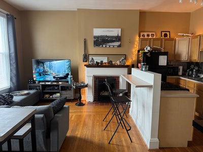 Spacious 1 BR APT Mount Adams with Parking  Main Photo