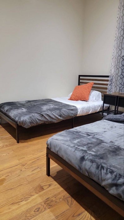 Shared Room for 2, Price per Person, Manhattan Main Photo