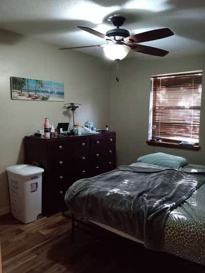 Unfurnished room for rent Main Photo