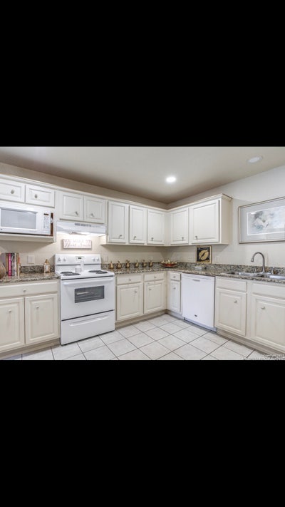 Terrell Hills Condo available Main Photo