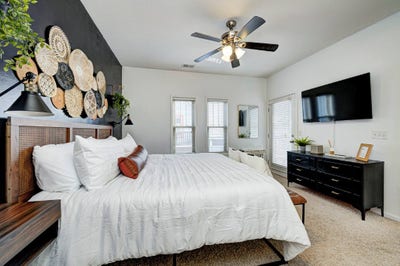 Comfortable Private Room + Bath | Full Amenities Main Photo
