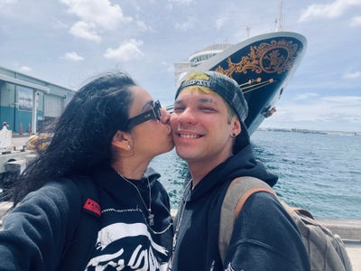 couple looking for a room in West Hollywood Main Photo