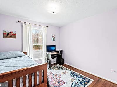 2 rooms available in 4-bedroom house  Main Photo