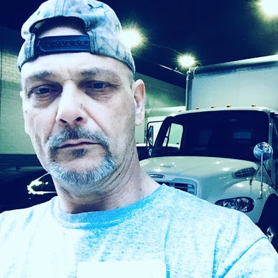 55yr old looking for a room or share apartment  Main Photo