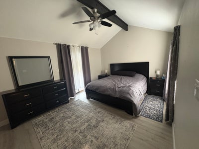 Large master room for rent in a shared townhouse  Main Photo