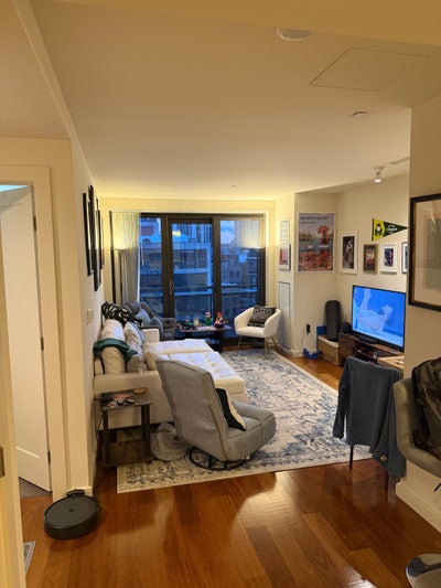Looking for Roommate in current 2Bed 2Bath Main Photo