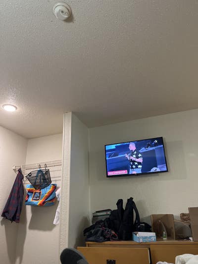 Shared studio apartment - low $149 weekly Main Photo