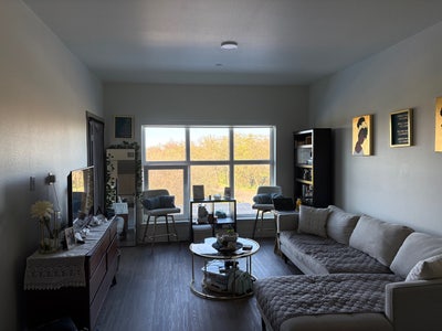 4th Floor 2BR 2BaLuxury Apt in Southport Main Photo