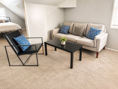 Spacious Fully Furnished _Bedroom Suite | All_Inc Main Photo