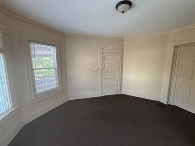 Room for rent m Utilities Included  Main Photo