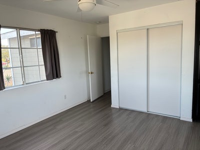 Room for rent in Long Beach  Main Photo