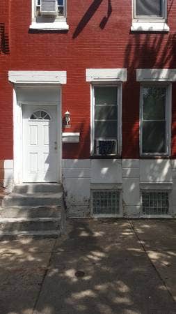 Newly Renovated room for rent  Main Photo