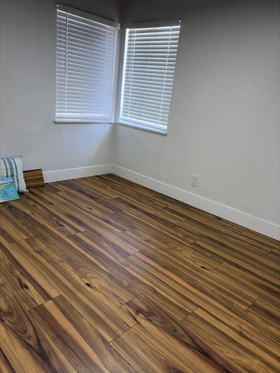 Quiet Room in Seaside Home – Backyard, Parking & G Main Photo