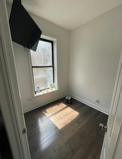 Furnished Harlem Rooms Available - Calm Space Main Photo