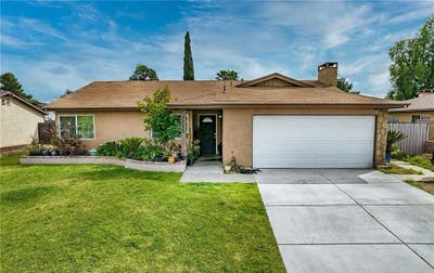 This well maintained single story home Main Photo