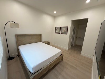 3 Bedrooms Available  Main Photo