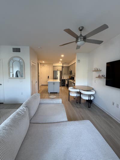 Large Bright Studio with Balcony + Garage Parking Main Photo
