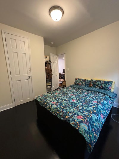 Room available in renovated Sunnyside apt Main Photo