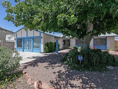 Private Room or Studio for Rent – 10 Min strip Main Photo